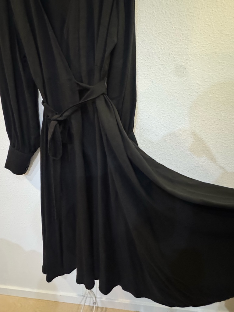 Black Long-Sleeve Wrap Midi Dress With Tie Waist — image 3 of 7